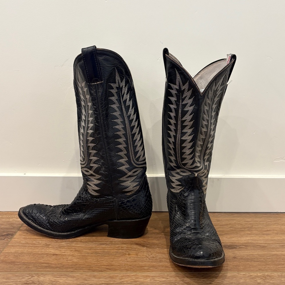 Vintage black leather cowboy boots - Picture 2 of 6